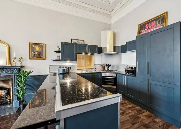 Grand 2 Bed West End דירה גלאזגו