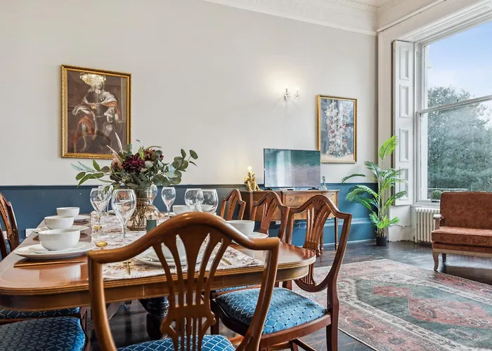 Grand 2 Bed West End *