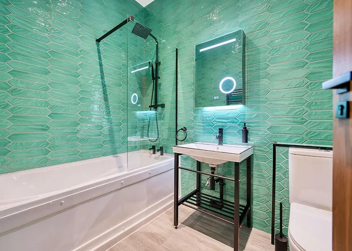 Large Station 2 Bed A2 Apartament Glasgow