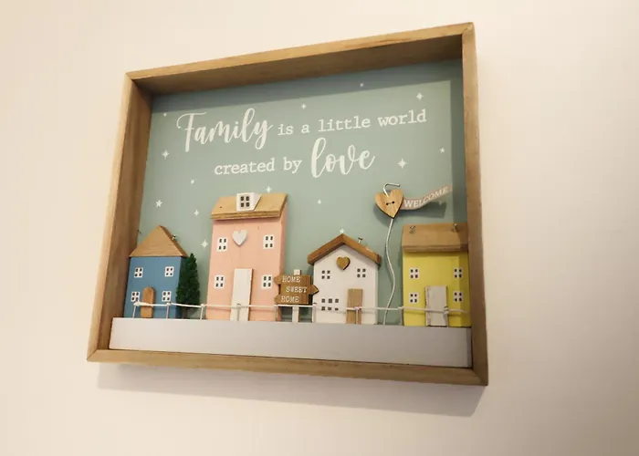 2 Bed Flat - Street Parking