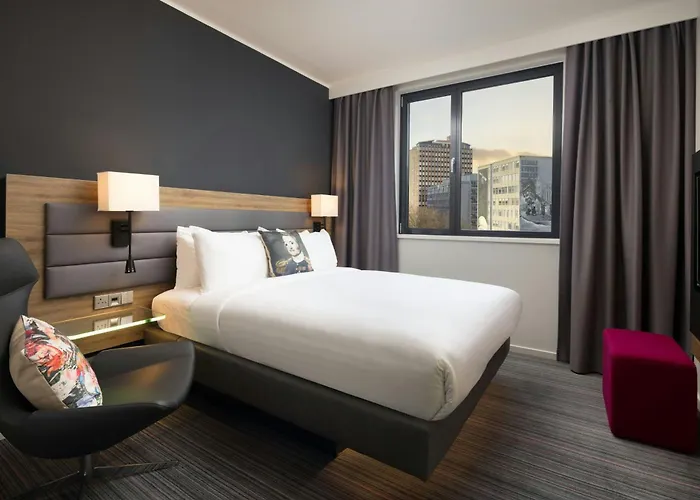 Moxy Merchant Hotel 3*