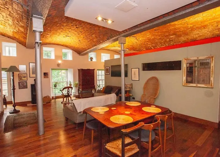 Unique House In Park District グラスゴー