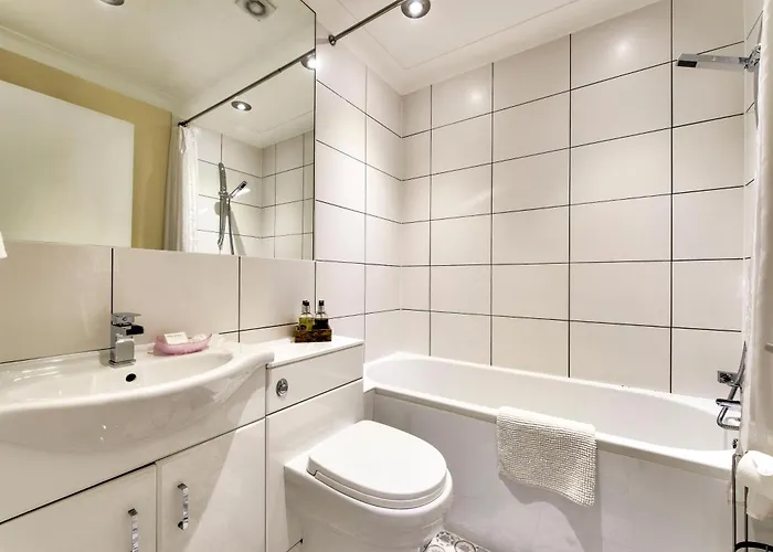 West End Homes * Γλασκώβη