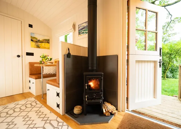 Cosy Cute With Large Veranda & Outdoor Bath * 格拉斯哥