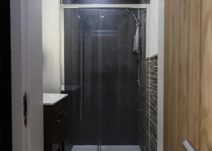 Westend Secc & Hydro - Two Bed By Living Scotland 아파트 글라스고