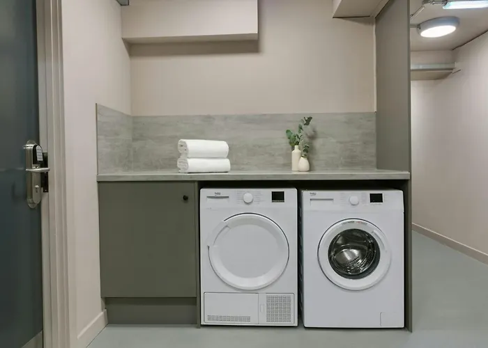 Vcity Suites At The Teacher 4* Глазго