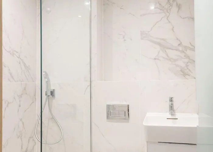 아파트 3br Gem West End Walk To Uni Parking