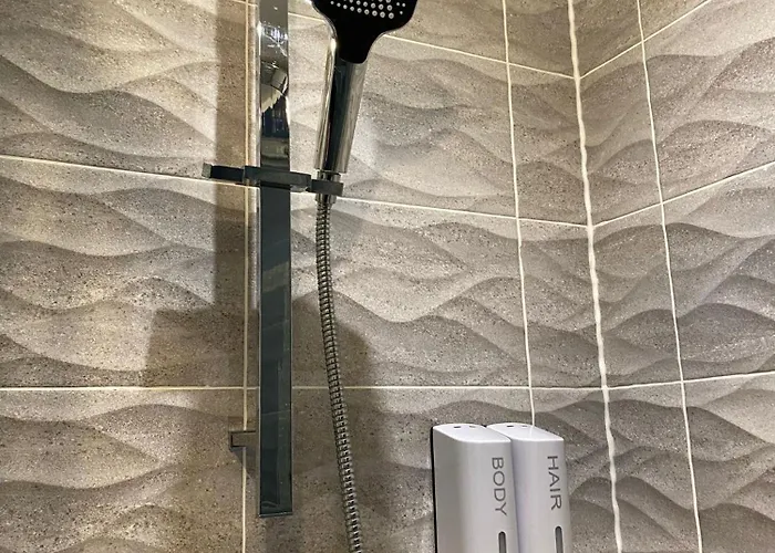 Entire Spacious 3-bed Family Home, Centre, Free Parking, Garden アパート グラスゴー