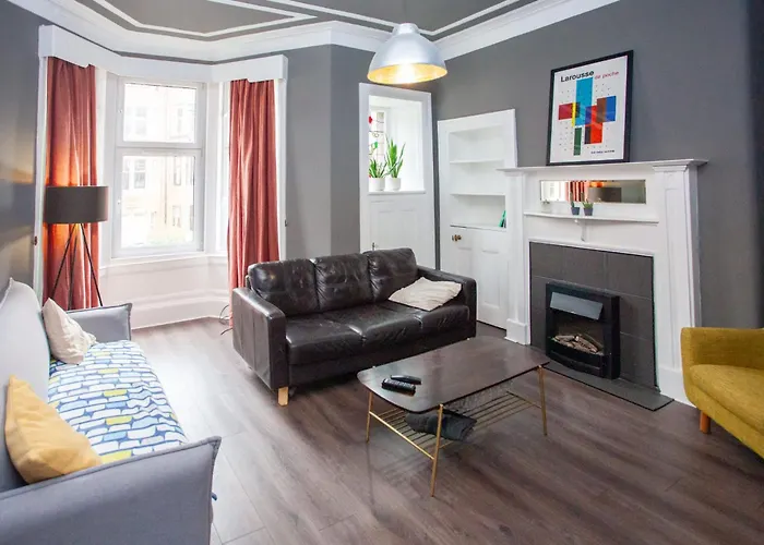 Lejlighed Modern, Light-filled And Sleek West End