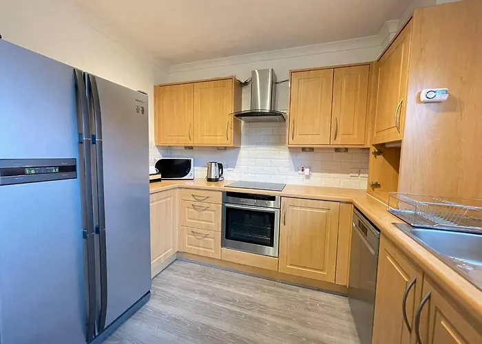 Elegant 3br House In *