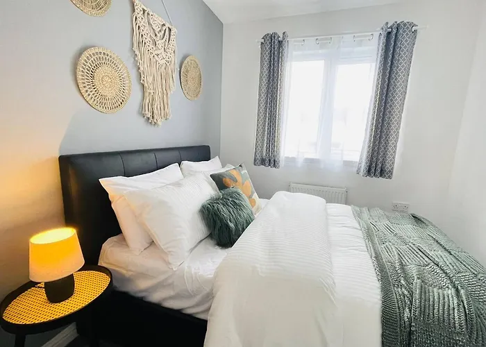 Elegant 3br House In גלאזגו