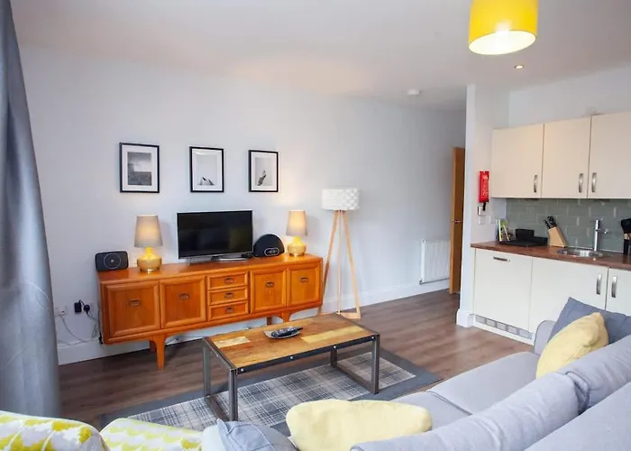 Stylish 3rd Floor Flat In Historic Merchant * Glasgow