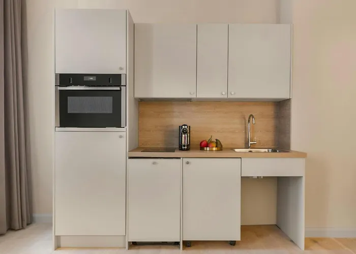 Vcity Suites At The Teacher