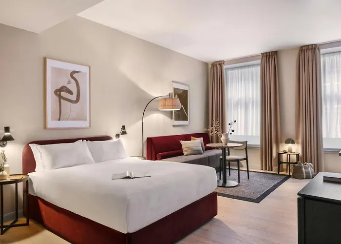 Vcity Suites At The Teacher 3*