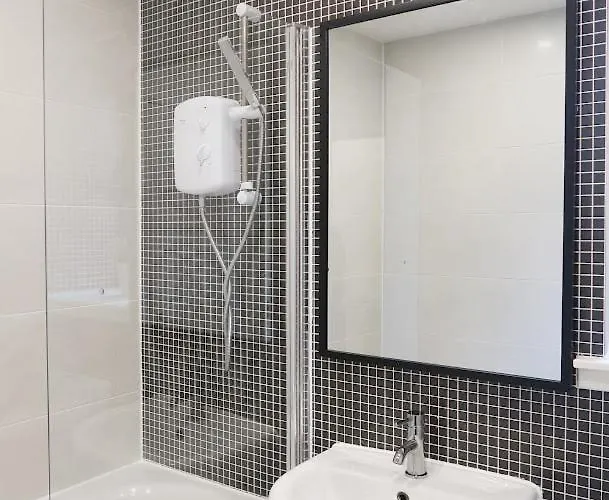 Appartamento Spacious 2 Bed Near Airport