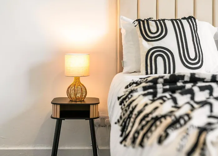 Διαμέρισμα Cosy And Bright 3-bedroom Flat *