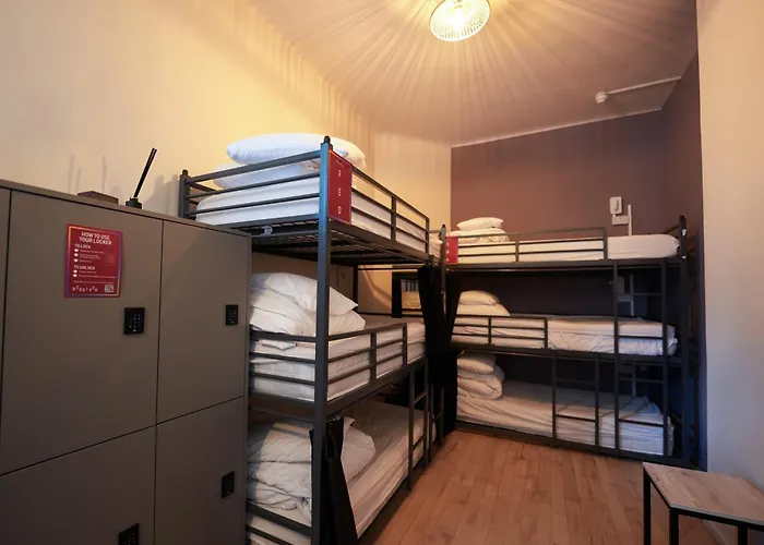 Revolver غلاسغو