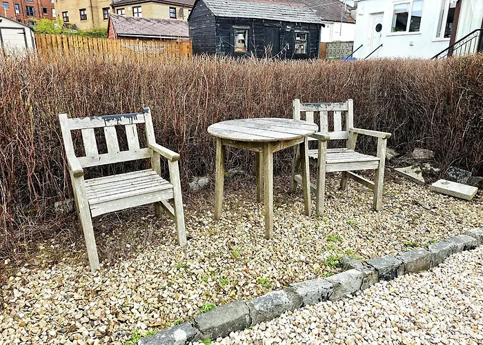 Charming 3-bed Oasis-free Parking Semesterbostad Glasgow