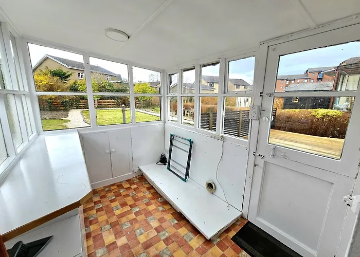 Charming 3-bed Oasis-free Parking