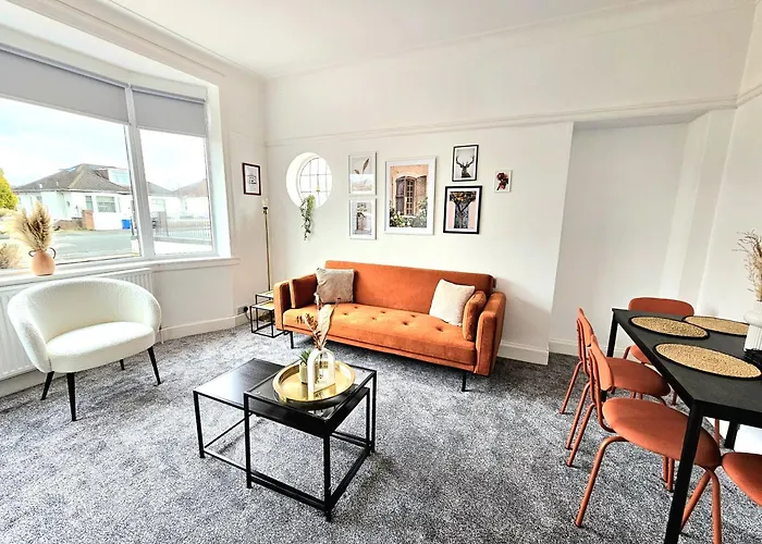 Semesterbostad Charming 3-bed Oasis-free Parking Glasgow