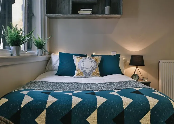 For Students Only - Bath Street In גלאזגו