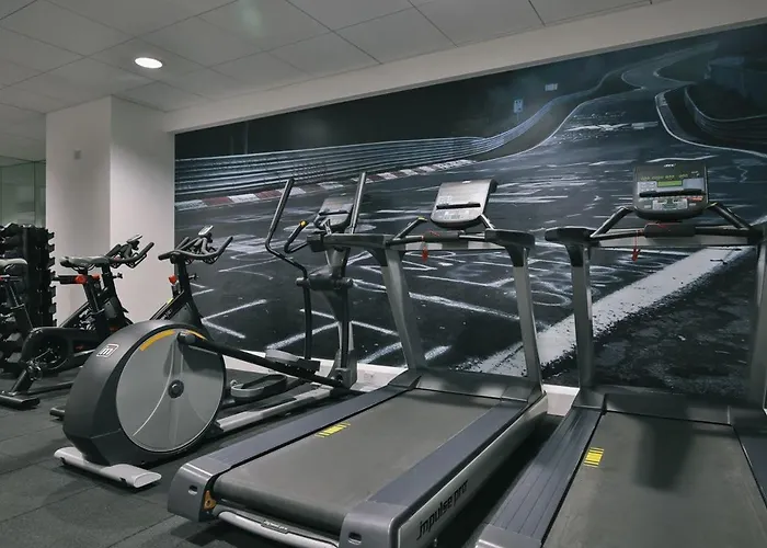 For Students Only - George Street In * 格拉斯哥