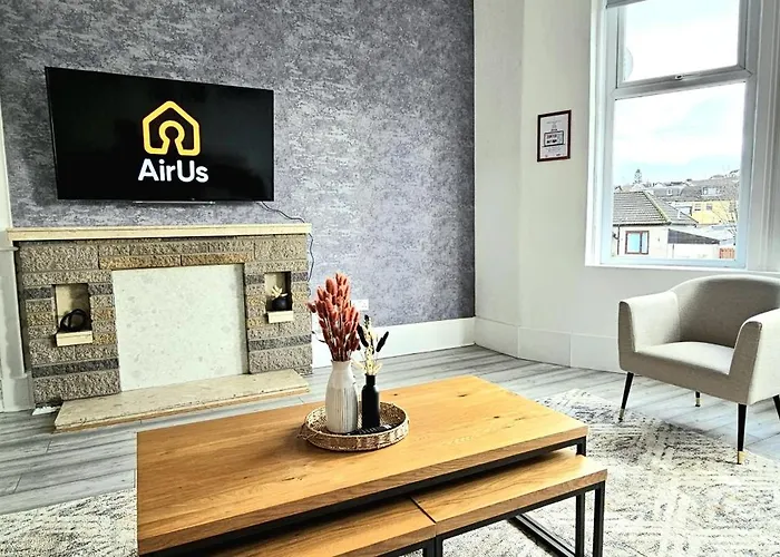 Spacious Haven With Free Parking