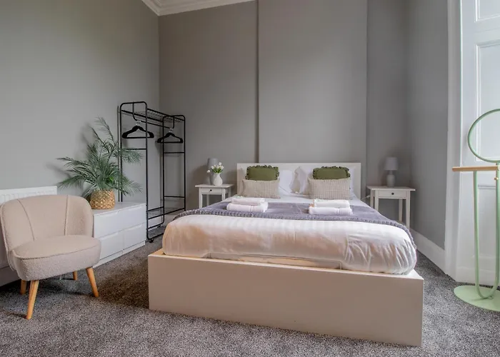 Spacious Hillhead Haven - Pass The Keys Glasgow