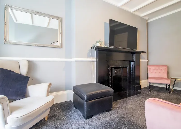 Pass The Keys Cosy In Fabulous West End