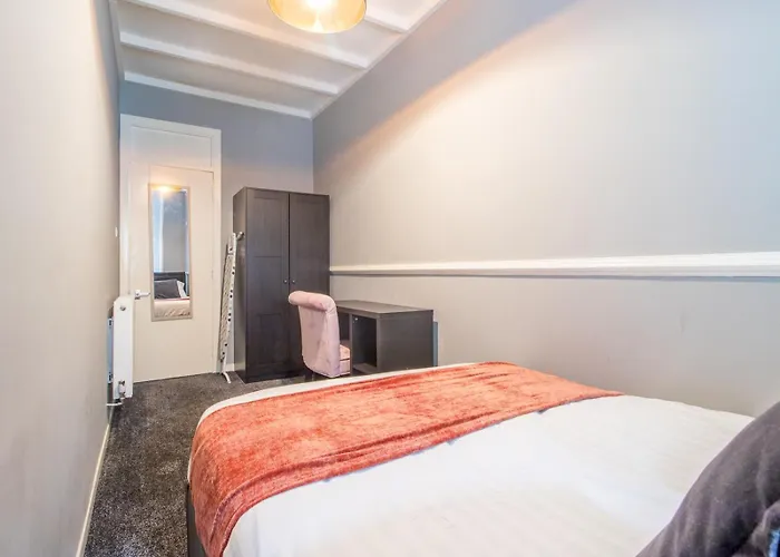 Pass The Keys Cosy In Fabulous West End Apartman