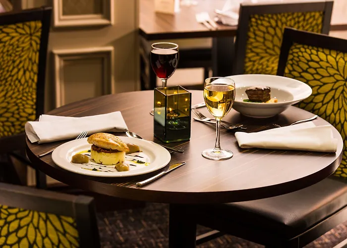 Отель Leonardo West End