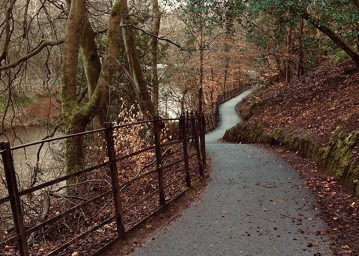 Leonardo West End Отель