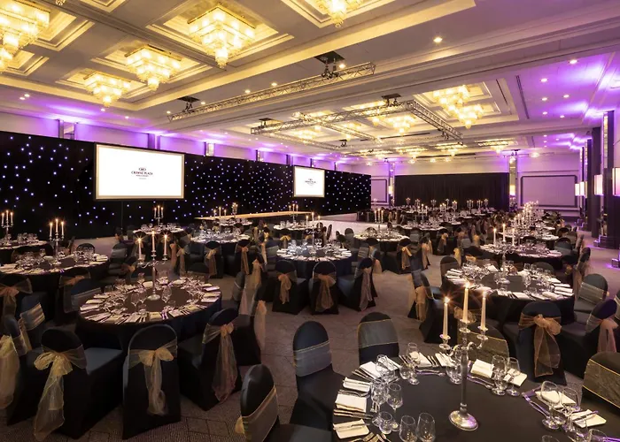 Hotel Crowne Plaza By Ihg 4*