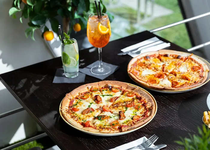 Crowne Plaza By Ihg Hotell