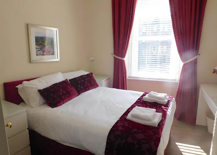 Fabulous Location, One Bedroom West End Flat, Just Off Byres Rd, Close To Sec & Hydro Apartment *