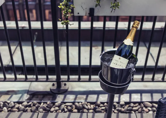 Carlton George Szálloda