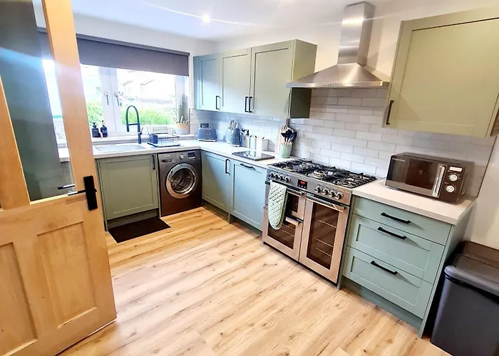 Urban 4br House - Central-free Parking-no Party *