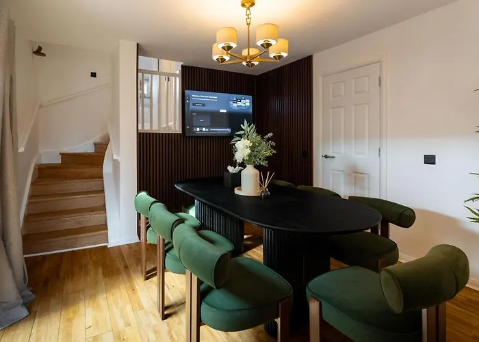 Botanic House - 3br - Private Parking * Glasgow