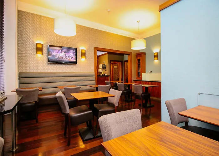 Acorn 3* Глазго