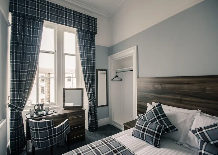 Royal West End Hotel 3*