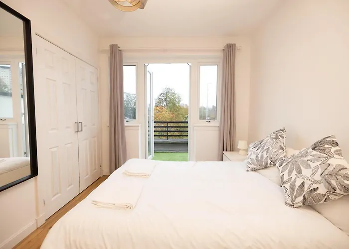 Knightswood * Glasgow