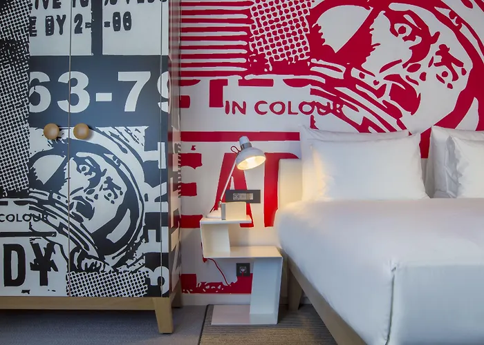 Radisson Red Hotel, 4* Glasgow