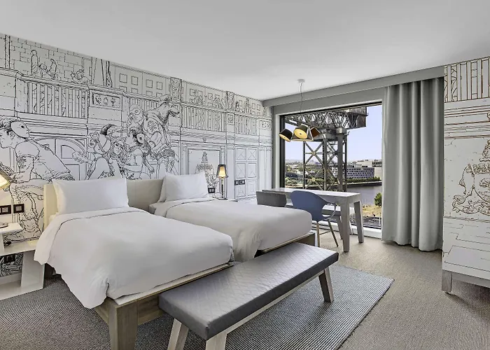 Radisson Red Hotel, Hotel 4*