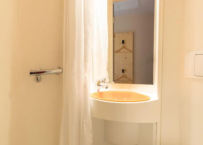 Отель Easyhotel