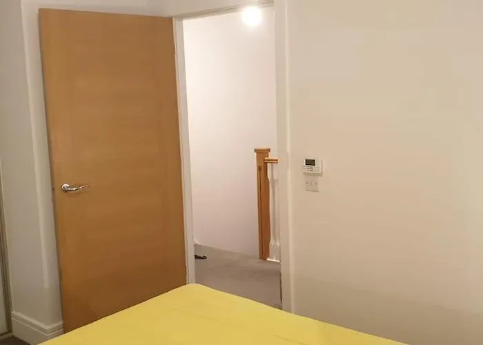 Oatlands Oasis-free Parking-2 Minutes From M74 *