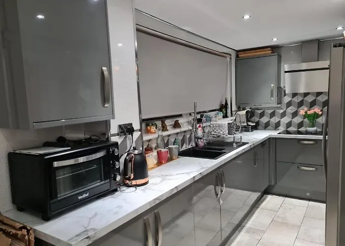 2-bedroom Away From In Glasgows' East End With Free Parking Lägenhet Glasgow