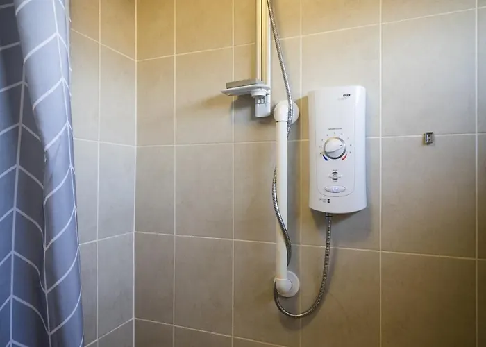 2-bedroom Away From In Glasgows' East End With Free Parking *