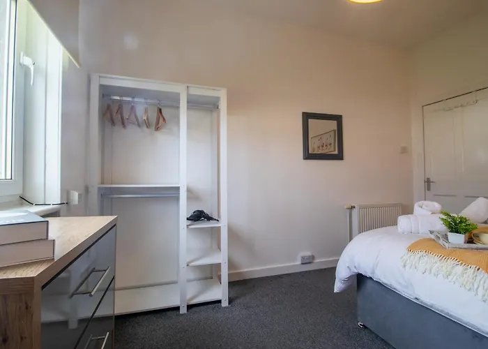 Bella House - 3 Bed House In Apartament