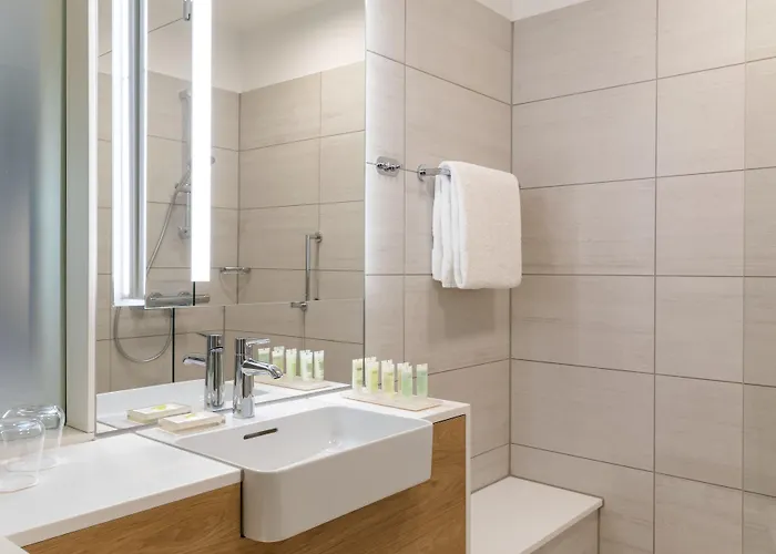 Courtyard By Marriott Sec 4*