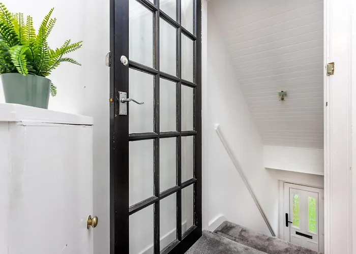 Cosy 3 Bed Flat In Kings Park アパート